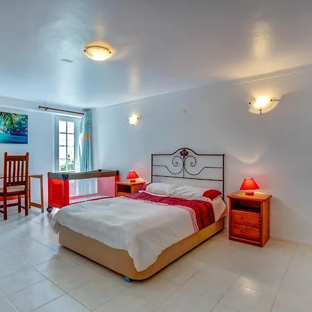 Montenegro - Superbly Located Family Villa Carvoeiro (Lagoa)