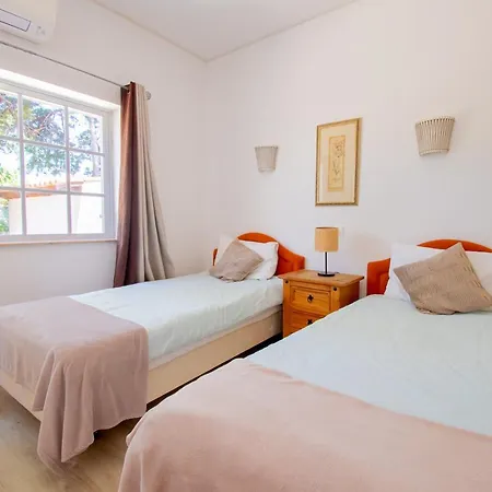 Villa Montenegro - Superbly Located Family