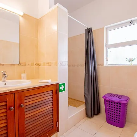 Montenegro - Superbly Located Family Carvoeiro (Lagoa)
