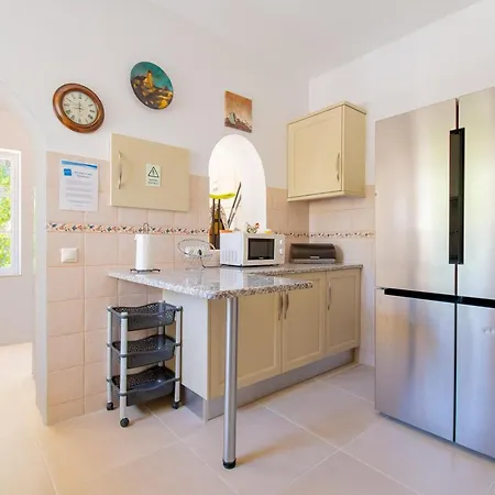 Montenegro - Superbly Located Family Villa Carvoeiro (Lagoa)