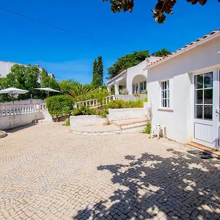 Villa Montenegro - Superbly Located Family