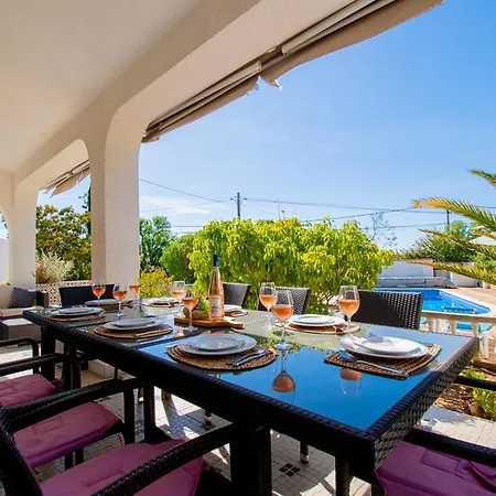 Montenegro - Superbly Located Family *