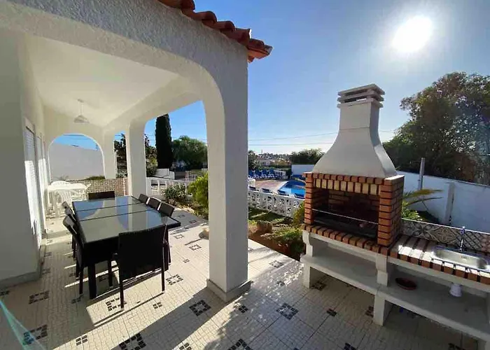 Montenegro - Superbly Located Family *