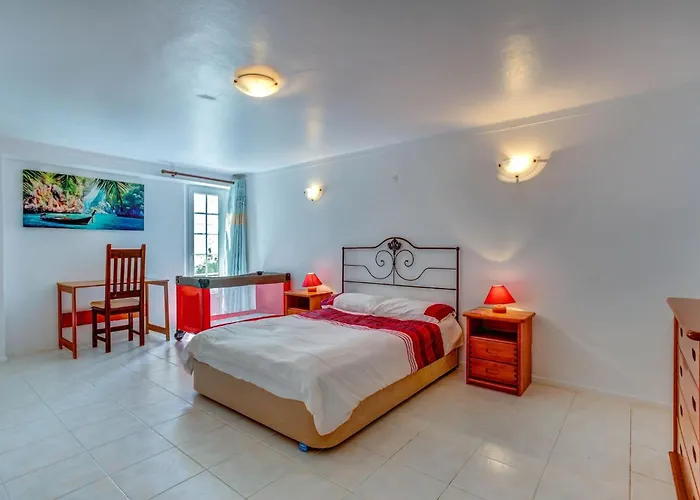 Montenegro - Superbly Located Family Villa Carvoeiro (Lagoa)