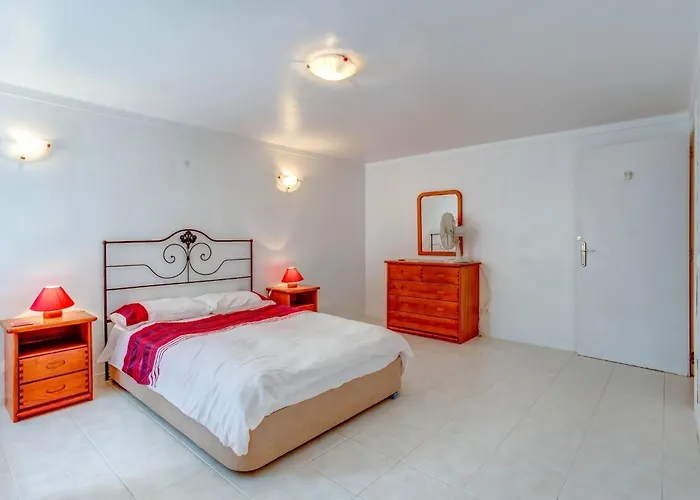 Villa Montenegro - Superbly Located Family Carvoeiro (Lagoa)